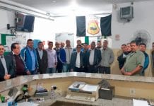 Vigilantes param e cobram pagamento de salário na Amixxam e S.S.W.A.T.