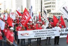 Atos pedem jornada de 40 horas, sem redução de salário