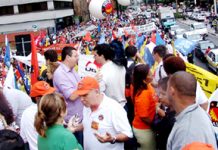 Trabalhadores protestam por mínimo de R$ 580 e correção da tabela do Imposto de Renda