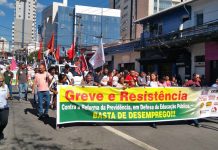 ATOS PROTESTAM CONTRA FIM DA APOSENTADORIA