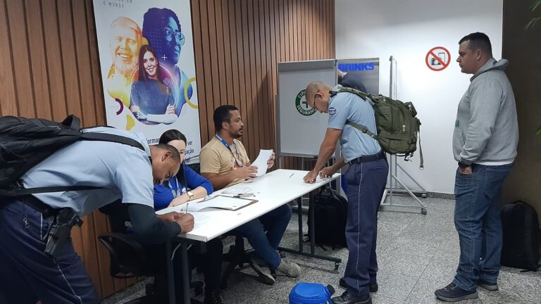 ONDE TEM ELEIÇÃO DE CIPA OS DIRETORES DO SINDICATO ACOMPANHAM