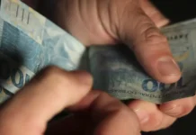 EMPRESA QUE ATRASOU 13º TEM QUE PAGAR MULTA